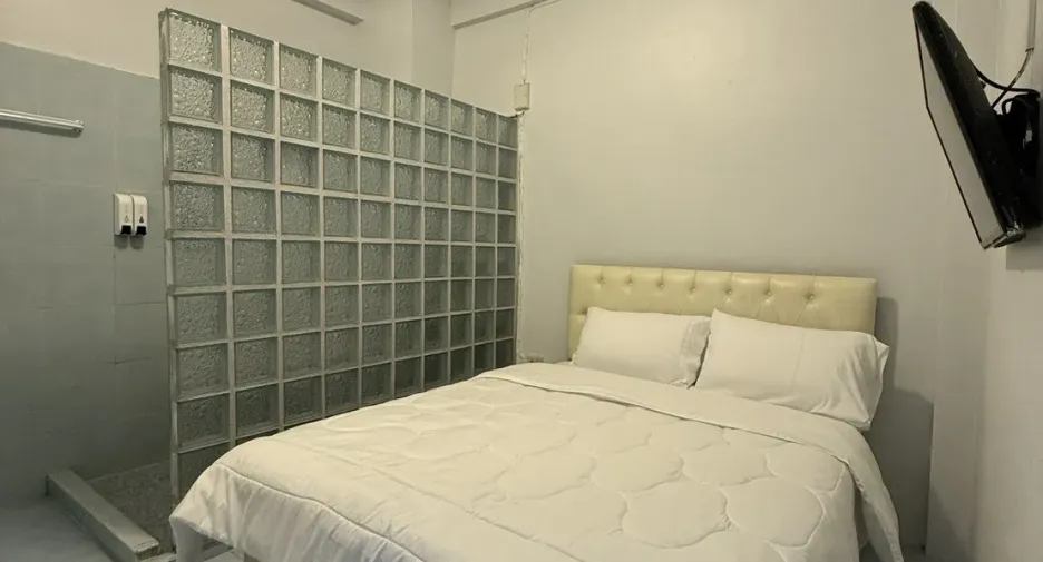 Local comercial en venta de 8 habitaciones en Bang Lamung, Chonburi