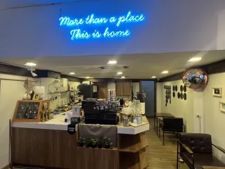 Local comercial en venta de 8 habitaciones en Bang Lamung, Chonburi
