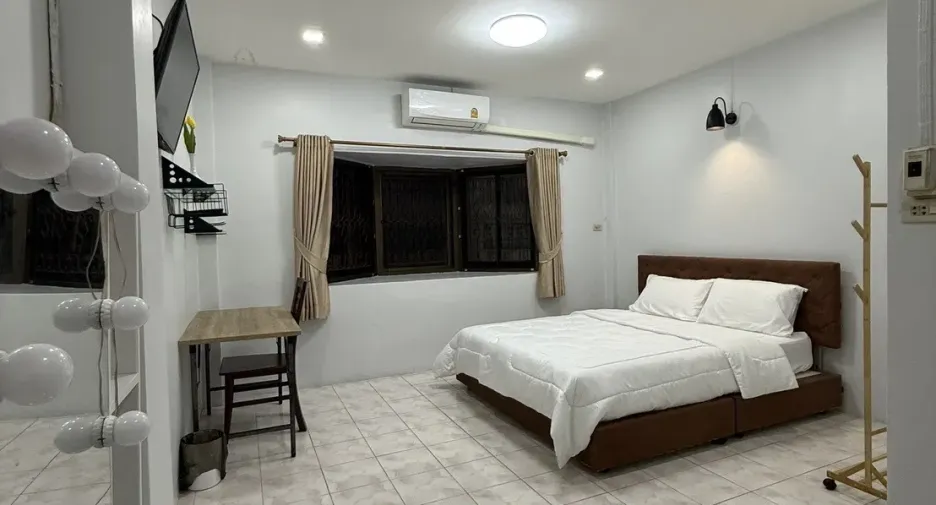 Local comercial en venta de 8 habitaciones en Bang Lamung, Chonburi