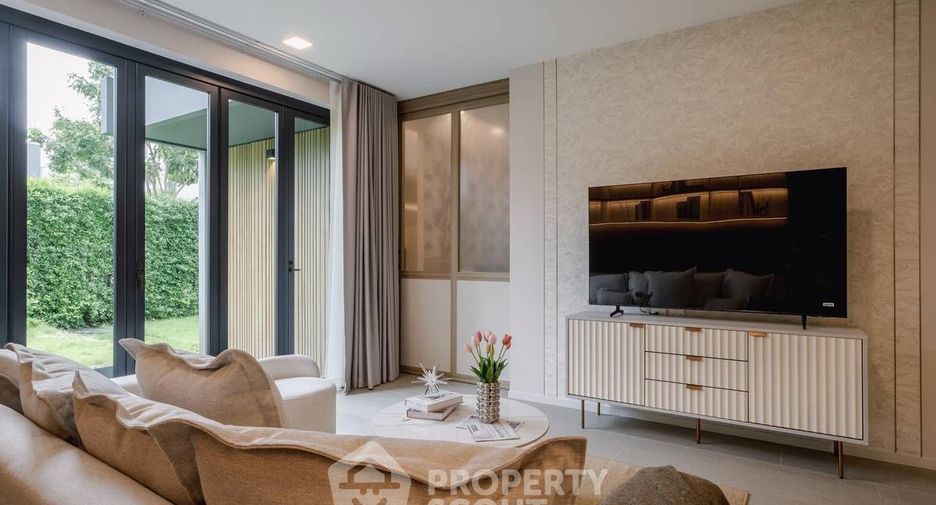 For rent and for sale 4 bedrooms house in Saphan Sung, Bangkok