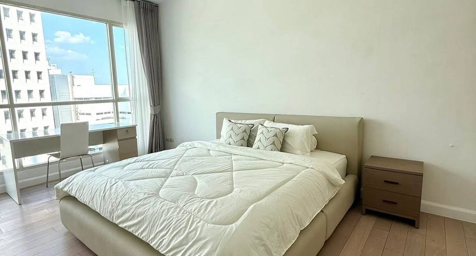For rent and for sale 1 bed condo in Pathum Wan, Bangkok