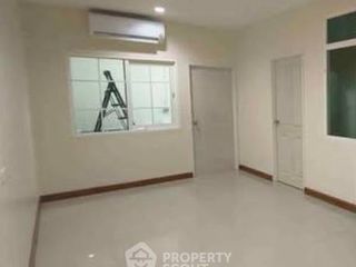Reihenhaus zum Kauf mit 4 Zimmer in Bueng Kum, Bangkok