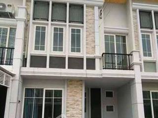 Reihenhaus zum Kauf mit 4 Zimmer in Bueng Kum, Bangkok
