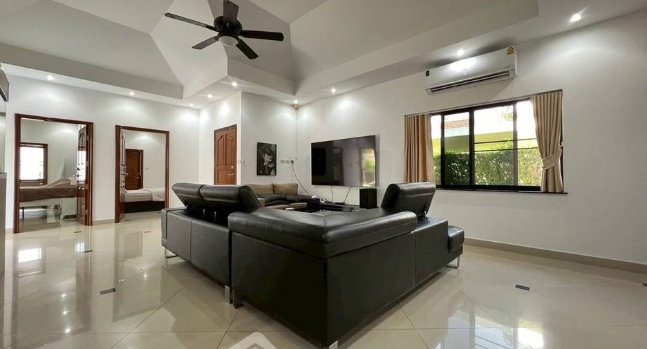 For sale 3 bedrooms villa in Jomtien, Pattaya