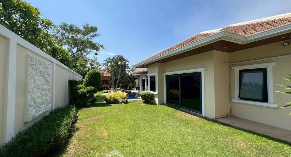 For sale 3 bedrooms villa in Jomtien, Pattaya