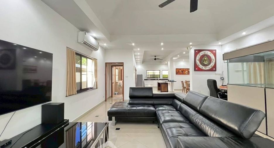 For sale 3 bedrooms villa in Jomtien, Pattaya