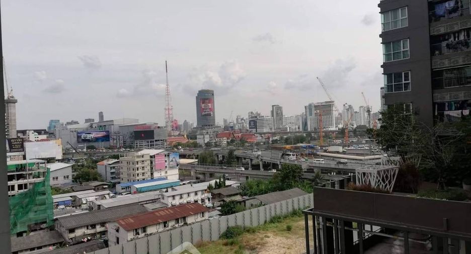 出售 1 卧室 公寓 在 Huai Khwang, 曼谷