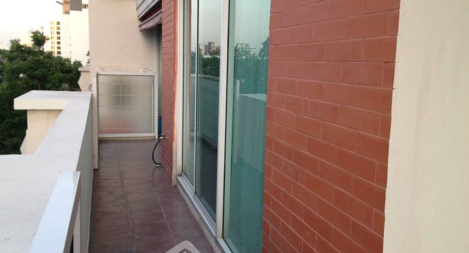For rent 2 ベッドルーム condo in Watthana, Bangkok