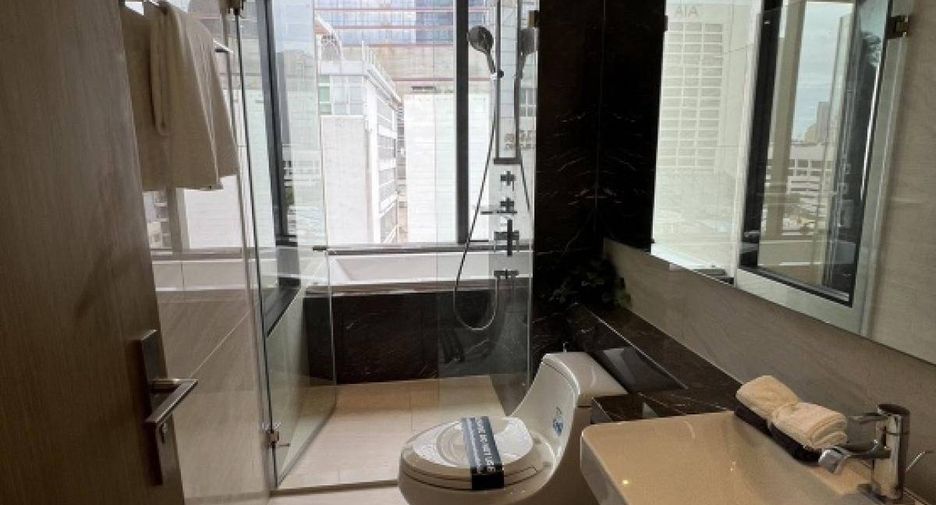 For rent 2 bedrooms condo in Bang Rak, Bangkok