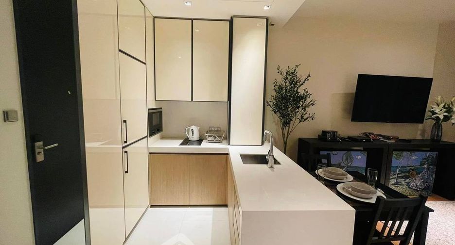 For rent 1 bed condo in Khlong Toei, Bangkok