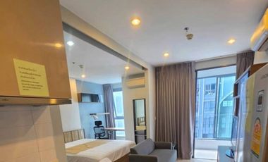 Wohnung zur Miete mit 1 Zimmer in Bang Rak, Bangkok