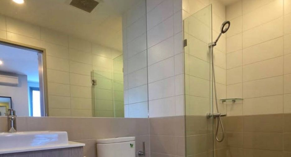 Wohnung zur Miete mit 1 Zimmer in Bang Rak, Bangkok