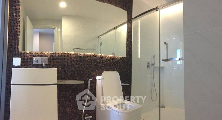For rent 2 bedrooms condo in Khlong Toei, Bangkok