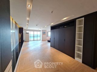 Condo en alquiler de 3 habitaciones en Rat Burana, Bangkok