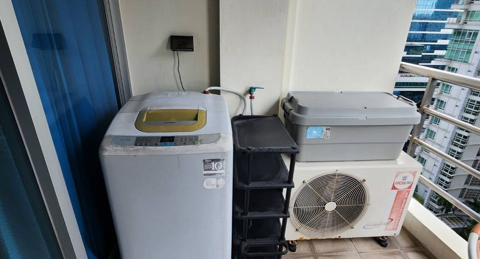 For rent 1 bed condo in Pathum Wan, Bangkok