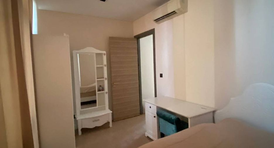 For rent 2 bedrooms condo in Bang Rak, Bangkok