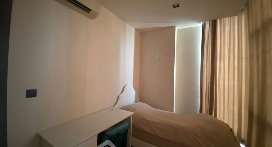 For rent 2 bedrooms condo in Bang Rak, Bangkok