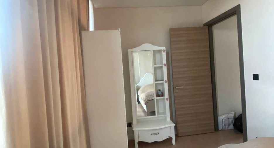 For rent 2 bedrooms condo in Bang Rak, Bangkok
