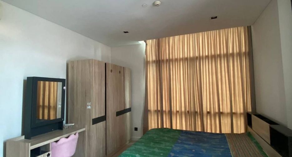 For rent 2 bedrooms condo in Bang Rak, Bangkok