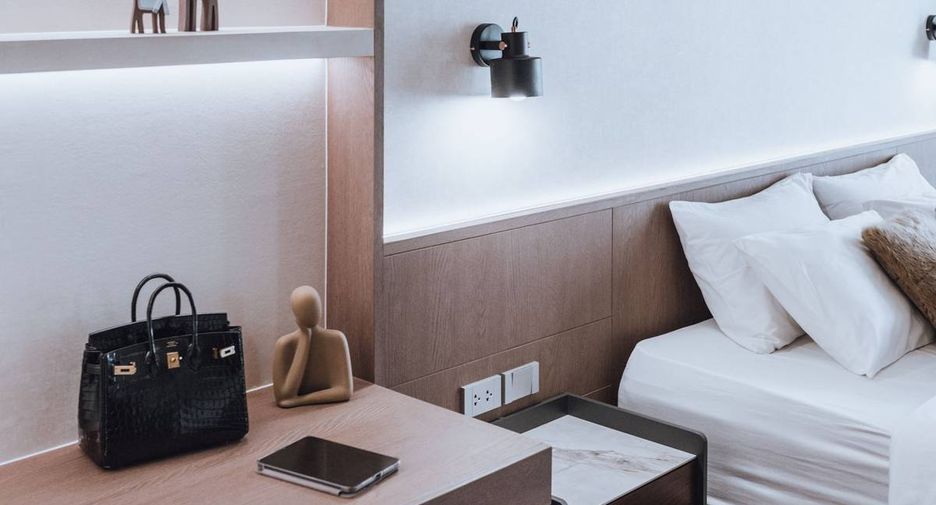 For rent 2 bedrooms condo in Yan Nawa, Bangkok