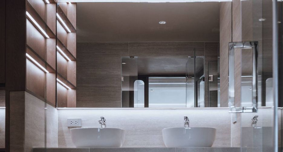 For rent 2 bedrooms condo in Yan Nawa, Bangkok
