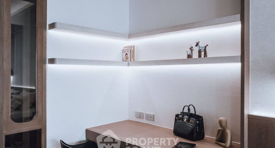 For rent 2 bedrooms condo in Yan Nawa, Bangkok