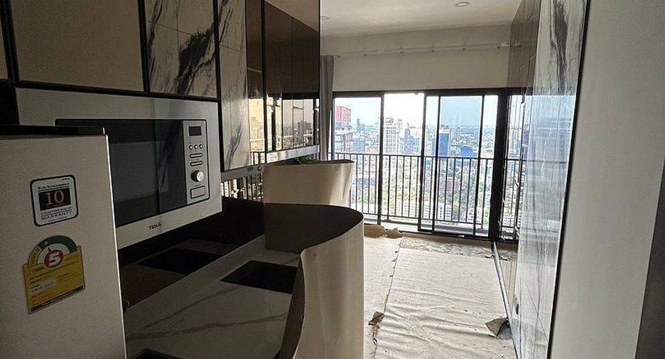 For rent 2 bedrooms condo in Watthana, Bangkok