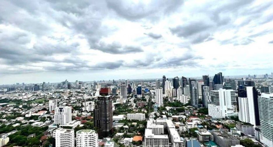 For rent 2 bedrooms condo in Watthana, Bangkok