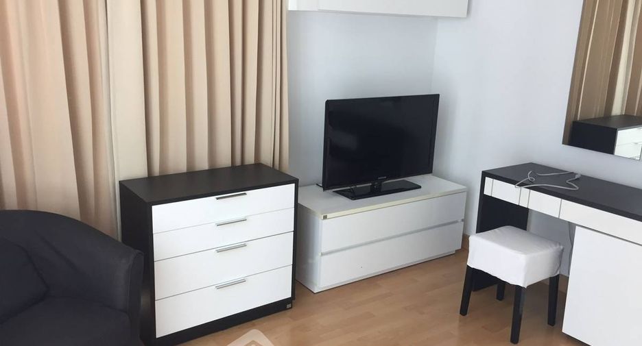 Wohnung zur Miete mit 3 Zimmer in Khlong Toei, Bangkok
