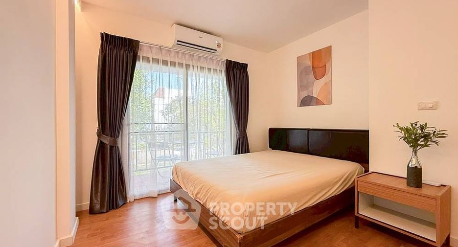 Casa adosada en alquiler de 3 habitaciones en Phasi Charoen, Bangkok
