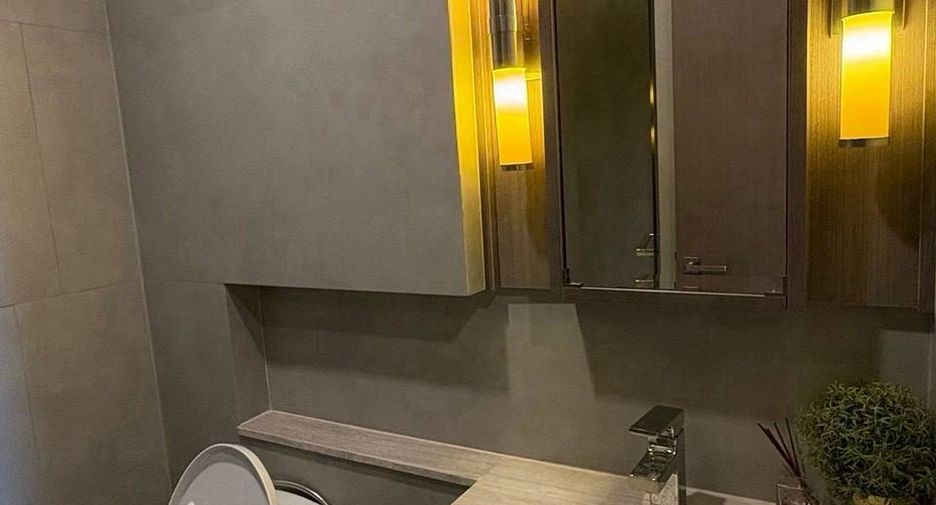 For rent 2 bedrooms condo in Sathon, Bangkok
