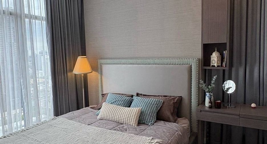 For rent 2 bedrooms condo in Sathon, Bangkok