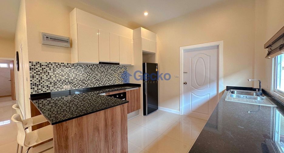 Haus zur Miete mit 3 Zimmer in Huay Yai, Pattaya