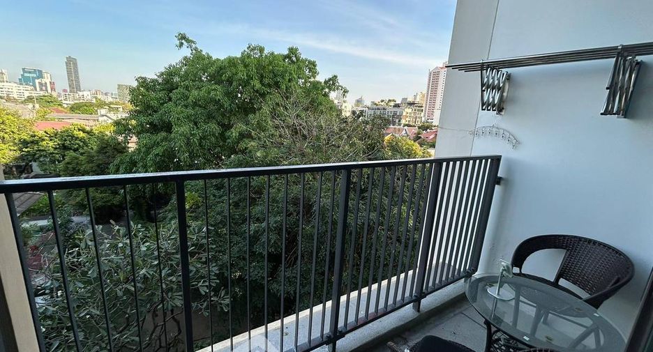 For rent 2 bedrooms condo in Watthana, Bangkok