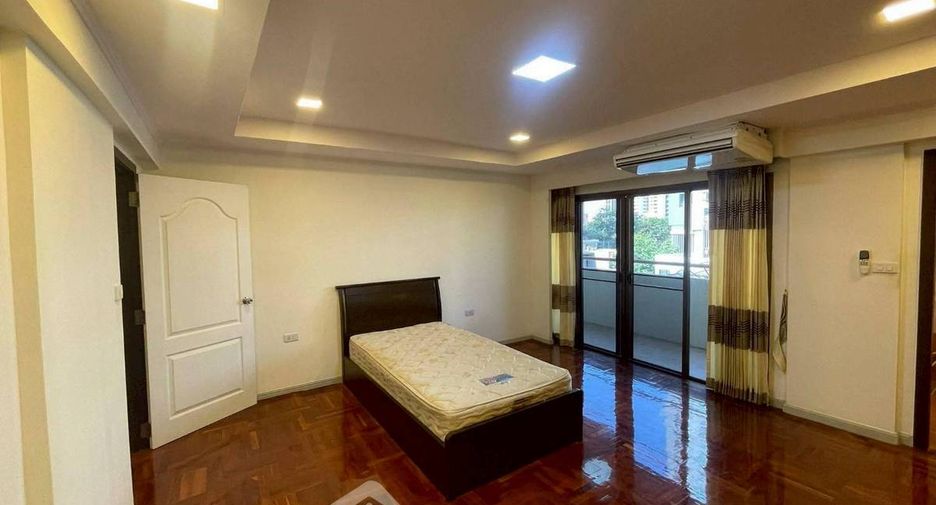 For rent 3 bedrooms apartment in Watthana, Bangkok