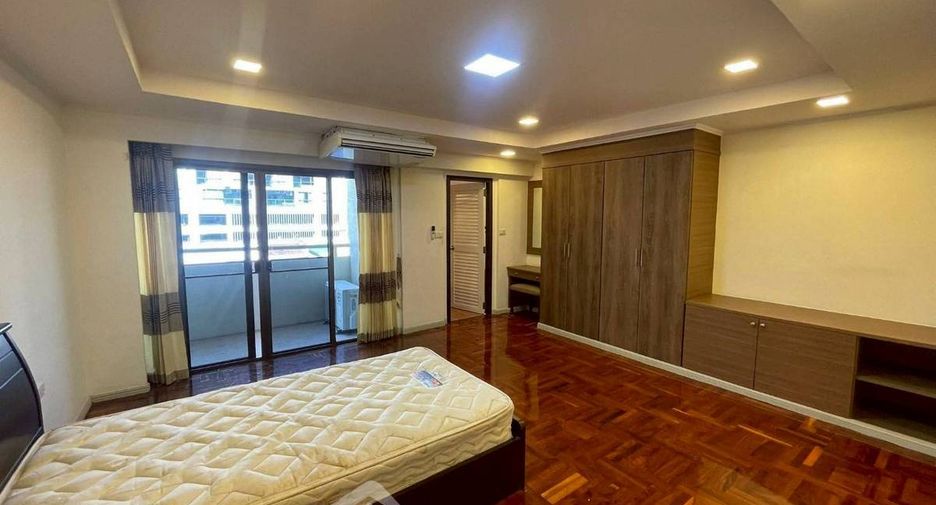 For rent 3 bedrooms apartment in Watthana, Bangkok