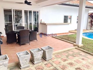 Casa en alquiler de 3 habitaciones en Bang Lamung, Chonburi