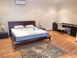 Casa en alquiler de 3 habitaciones en Bang Lamung, Chonburi