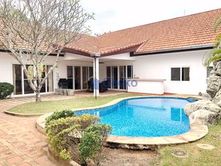 Casa en alquiler de 3 habitaciones en Bang Lamung, Chonburi