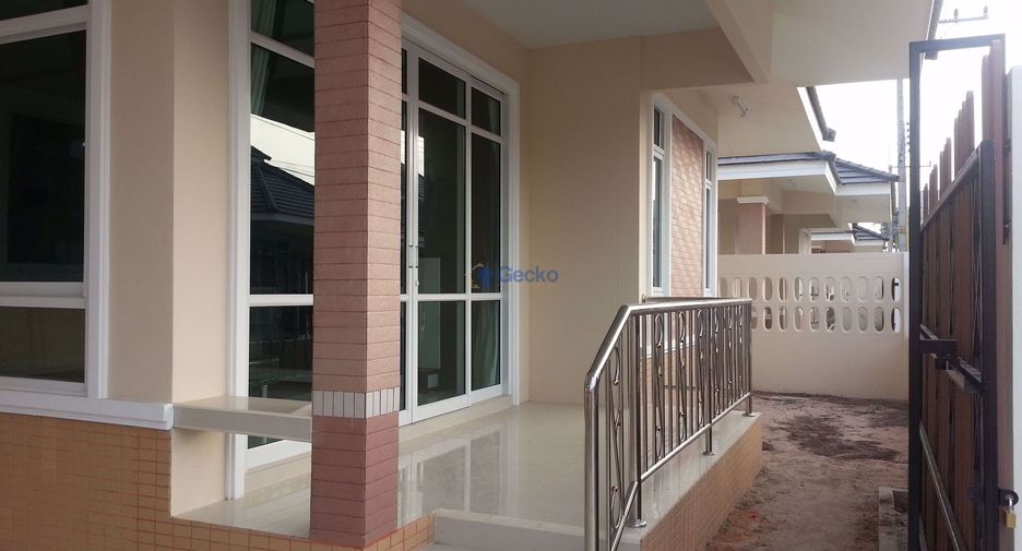 À louer 3 chambres maison à Bang Lamung, Chonburi