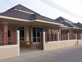 Casa en alquiler de 3 habitaciones en Bang Lamung, Chonburi
