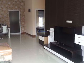 Casa en alquiler de 3 habitaciones en Bang Lamung, Chonburi