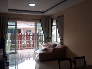 Casa en alquiler de 3 habitaciones en Bang Lamung, Chonburi