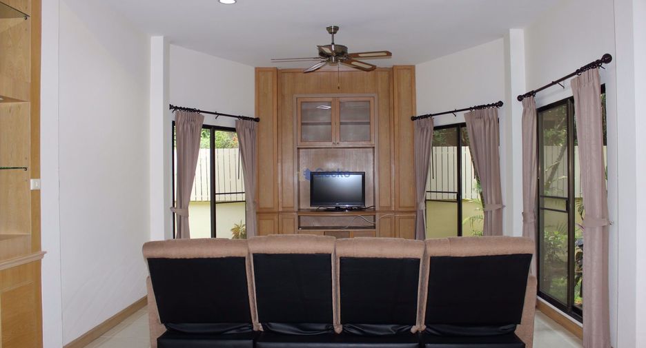 À louer 3 chambres maison à Bang Lamung, Chonburi