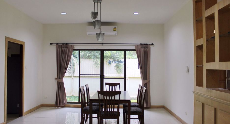 À louer 3 chambres maison à Bang Lamung, Chonburi