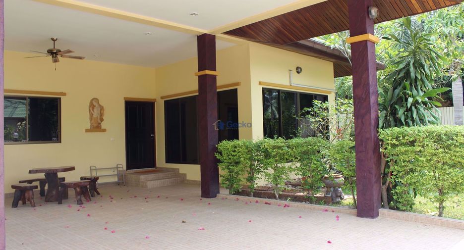 À louer 3 chambres maison à Bang Lamung, Chonburi