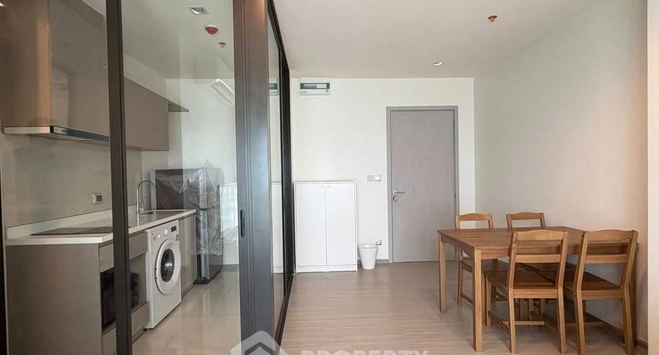 Wohnung zur Miete mit 2 Zimmer in Phra Khanong, Bangkok