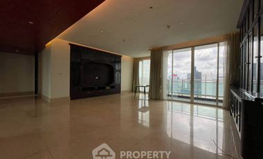 À louer 3 chambres condo à Sathon, Bangkok