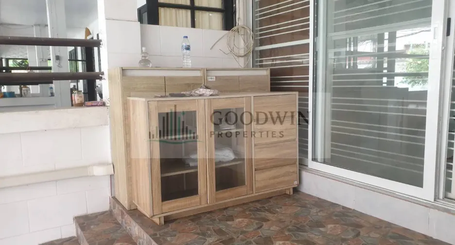 À vendre 2 chambres maison de ville à Bang Lamung, Chonburi