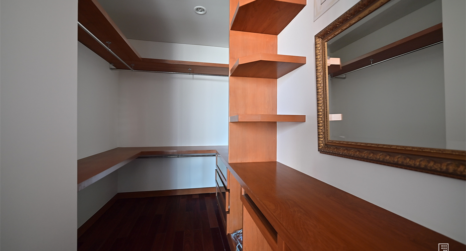 À louer 2 chambres condo à Pathum Wan, Bangkok